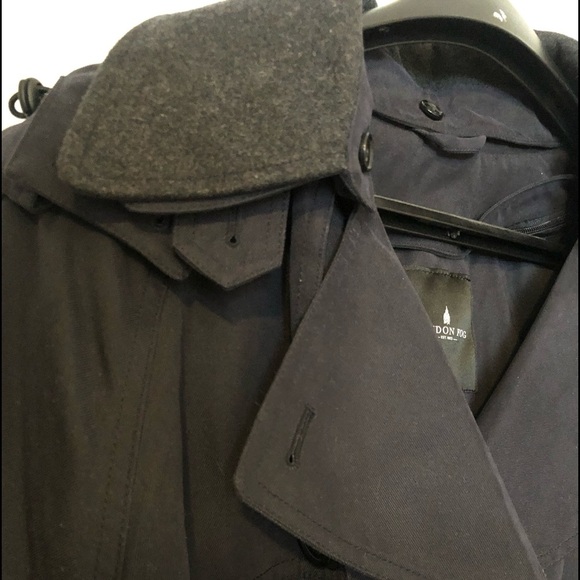 NWT  look like a real Flight Attendant Trench Coat w/detachable hood - Picture 5 of 11